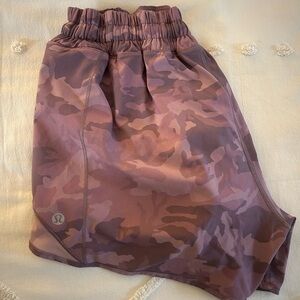 RARE lululemon Incognito Camo Pink Taupe Multi /Pink Taupe Hotty Hot Low-Rise 4”